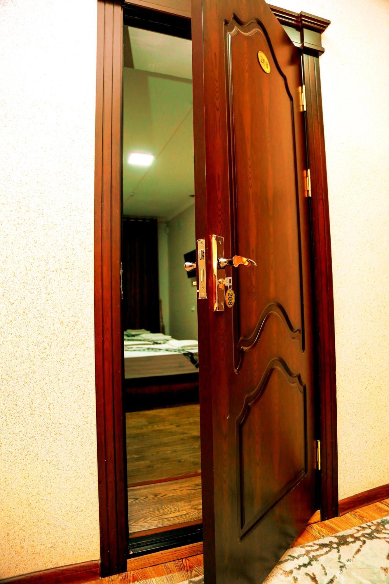 Hotel Mir Адрес Abu Ali Ibn Sino 4A 布哈拉 外观 照片
